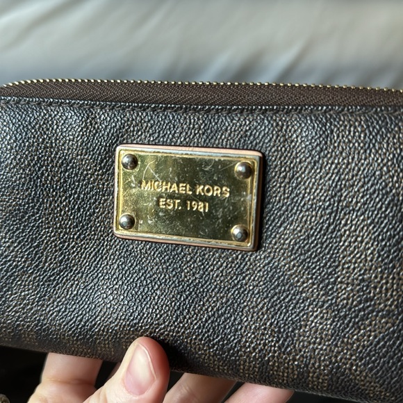 Michael Kors Wallet - Picture 2 of 6